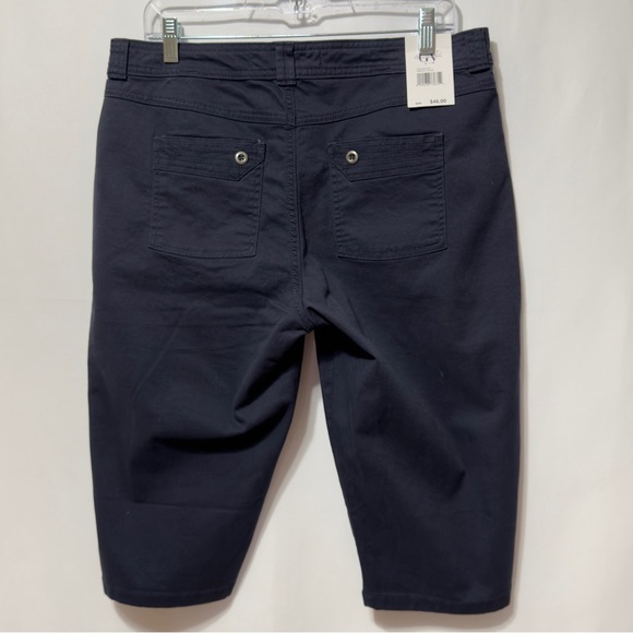 NEW Gloria Vanderbilt Women's Black Capris Size 8 ~ Perfect - Picture 12 of 13